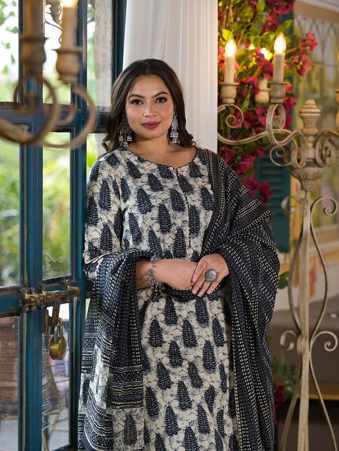 Women Plus Size Cream And Blue Pure Cotton Kurta Set With Dupatta